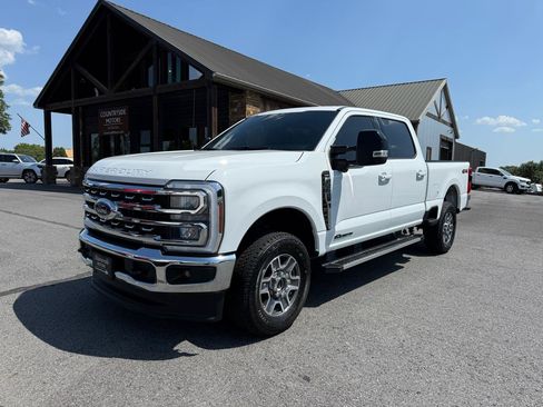 Used 2025 Ford F250 Lariat AWD/4WD image 2