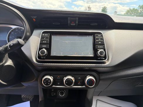 Used 2020 Nissan Kicks S FWD image 11