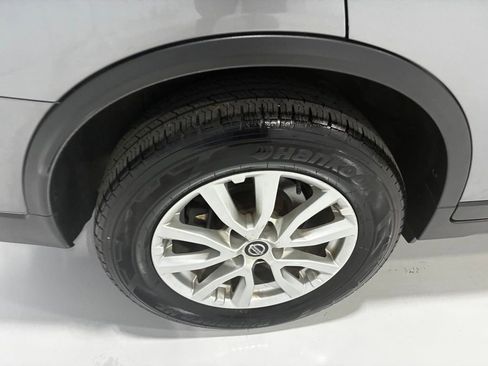 Used 2019 Nissan Rogue SV AWD/4WD image 7