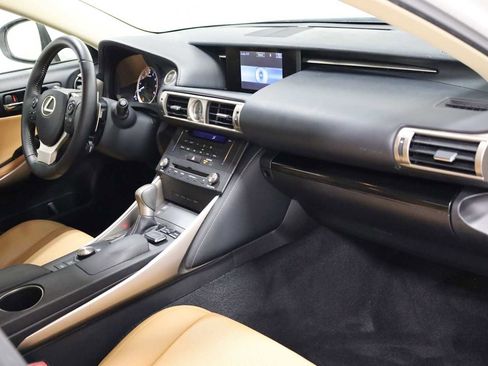 Used 2016 Lexus IS 200t image 6