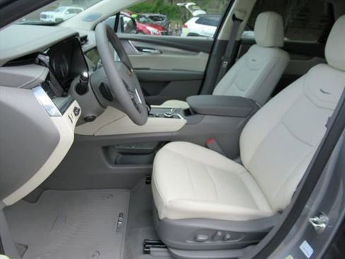 New 2026 Cadillac XT5 Premium Luxury w/ Driver Assist Package FWD image 17