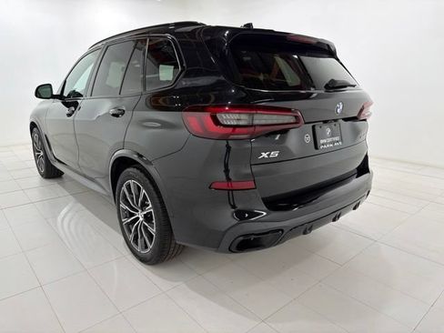 Certified 2022 BMW X5 xDrive40i w/ M Sport Package AWD/4WD image 3