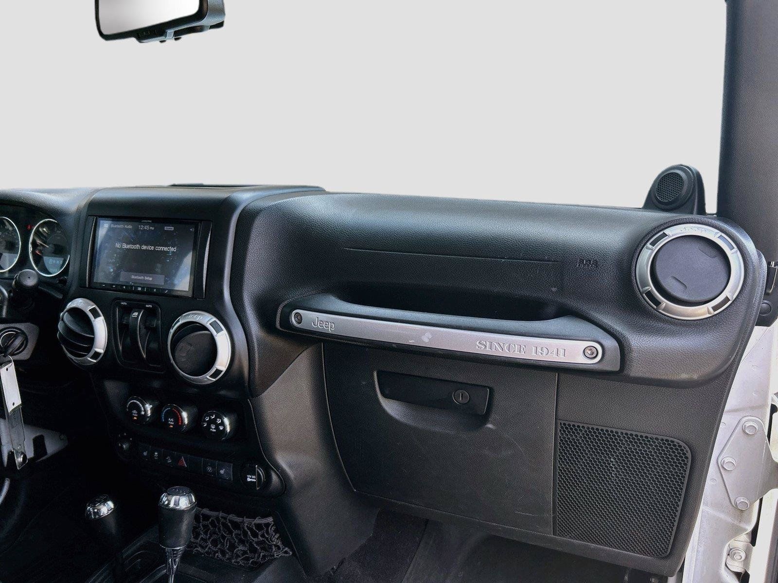 Used 2014 Jeep Wrangler Sahara w/ Connectivity Group AWD/4WD image 18