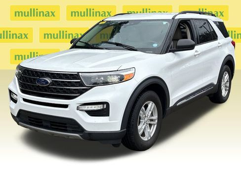 Used 2023 Ford Explorer XLT w/ Equipment Group 202A RWD image 12