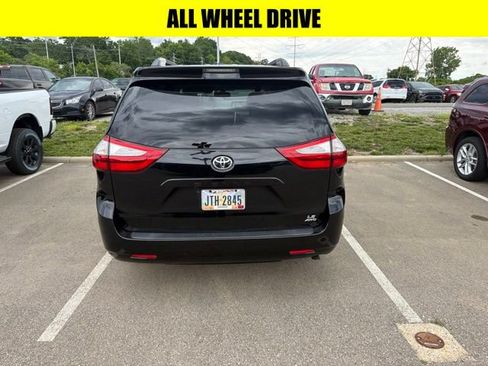 Used 2017 Toyota Sienna LE AWD/4WD image 5