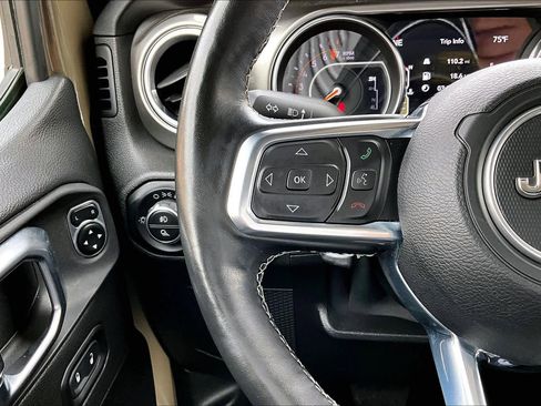 Used 2020 Jeep Gladiator Overland image 24