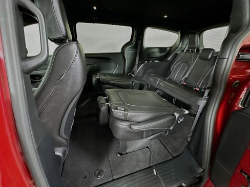 Used 2025 Chrysler Pacifica Select FWD image 26