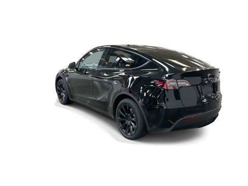 Certified 2023 Tesla Model Y Long Range AWD/4WD image 4