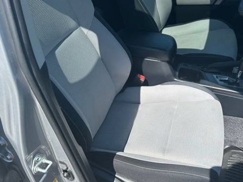 Used 2018 Toyota RAV4 XLE AWD/4WD image 36
