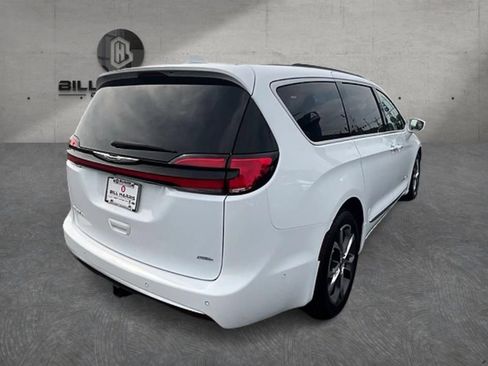 Used 2022 Chrysler Pacifica Pinnacle AWD/4WD image 6