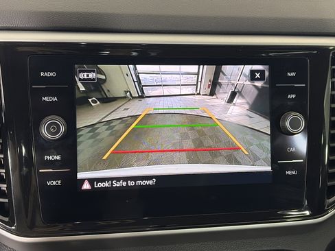 Used 2023 Volkswagen Atlas SEL R-Line image 22