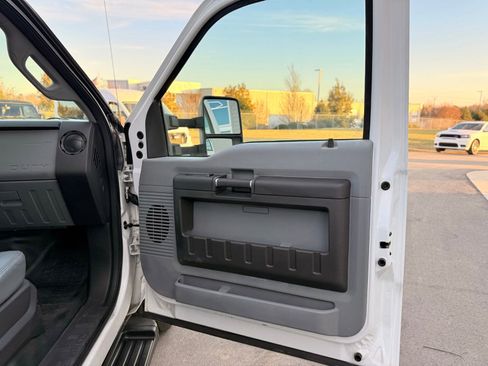 Used 2015 Ford F250 XL w/ Power Equipment Group image 36