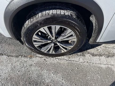 Used 2023 Nissan Rogue SV image 13