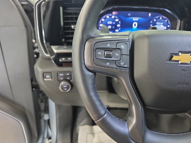 Used 2025 Chevrolet Silverado 1500 High Country w/ Technology Package AWD/4WD image 16