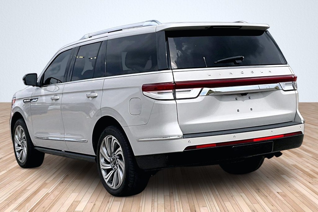 Used 2022 Lincoln Navigator Reserve AWD/4WD image 10