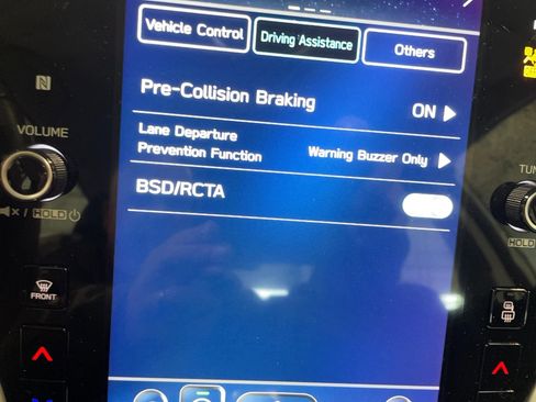 Used 2020 Subaru Legacy Premium AWD/4WD image 7