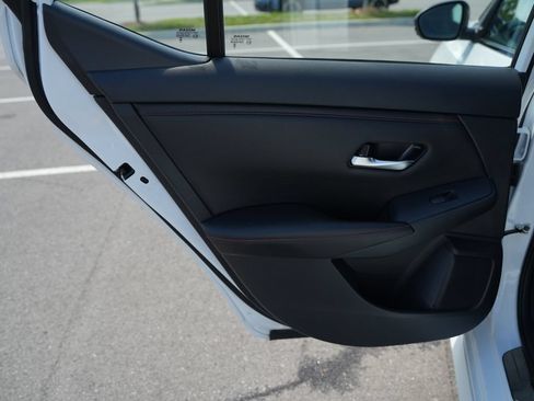 Used 2025 Nissan Sentra SR FWD image 13