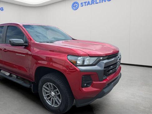 Used 2024 Chevrolet Colorado LT w/ LT Convenience Package image 3