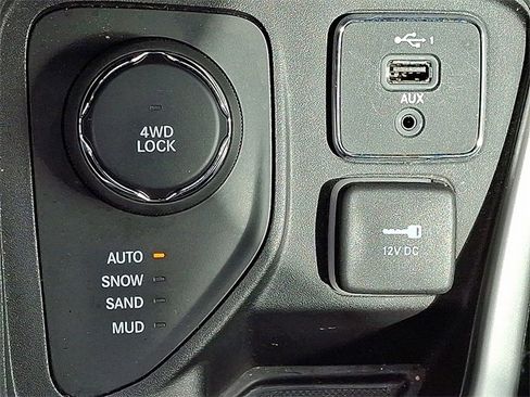 Used 2021 Jeep Compass Latitude w/ Driver Assistance Group image 26