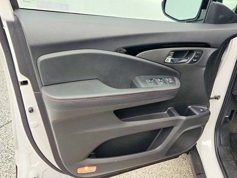 Used 2023 Honda Ridgeline Black Edition image 11