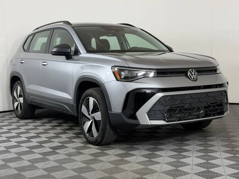 Used 2025 Volkswagen Taos S AWD/4WD image 7