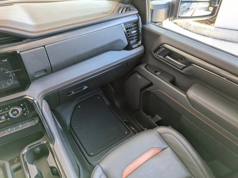 Used 2025 GMC Sierra 3500 AT4 image 16