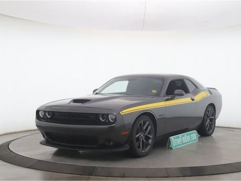 Used 2022 Dodge Challenger R/T w/ Blacktop Package RWD image 10