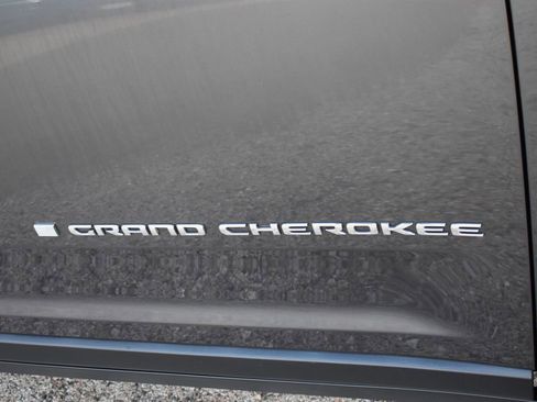 Used 2022 Jeep Grand Cherokee L Limited image 14