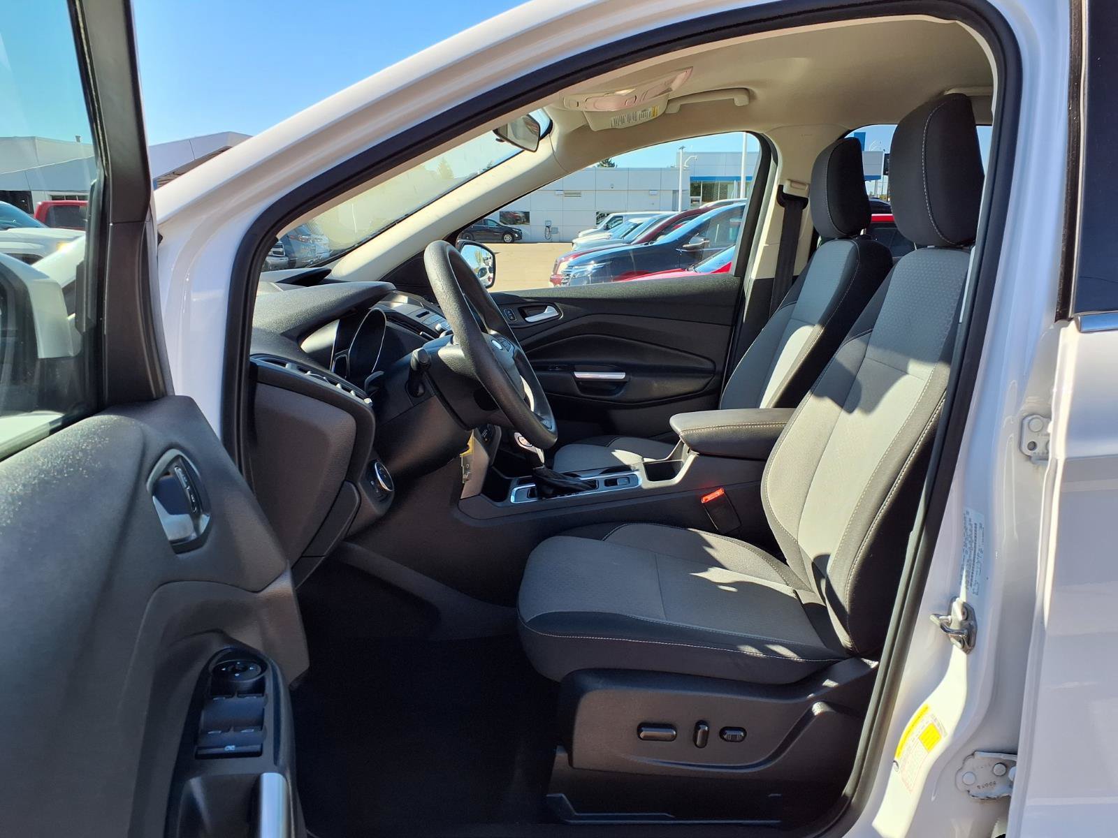 Used 2018 Ford Escape SE FWD image 16
