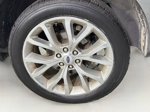 Used 2019 Ford Expedition Limited w/ Equipment Group 302A AWD/4WD image 35