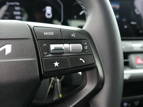 Certified 2025 Kia K4 EX image 17