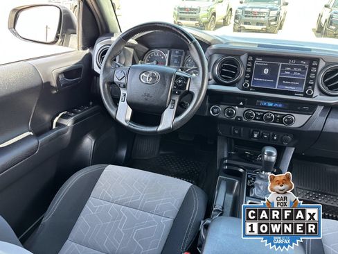 Used 2022 Toyota Tacoma TRD Off-Road AWD/4WD image 15