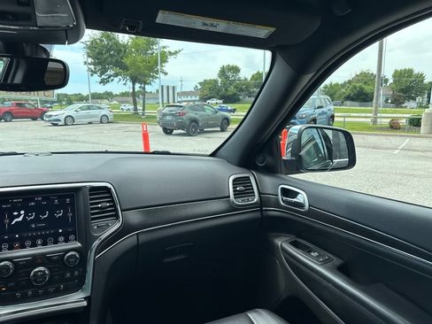 Used 2018 Jeep Grand Cherokee Limited w/ Luxury Group II AWD/4WD image 49
