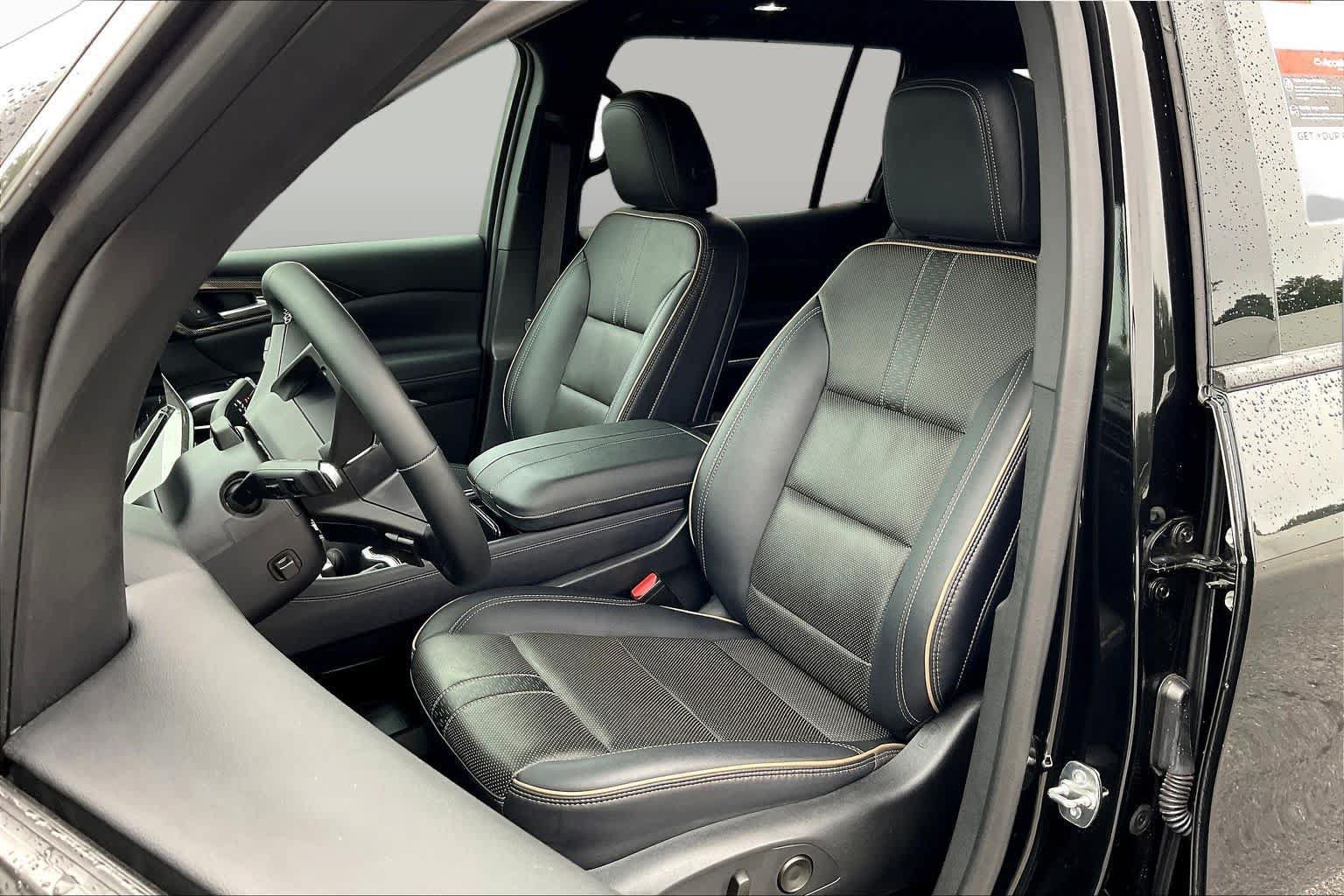 Used 2025 Chevrolet Traverse High Country w/ LPO, Floor Liner Package FWD image 20
