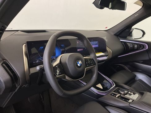 Used 2025 BMW X3 xDrive30i w/ Premium Package image 4