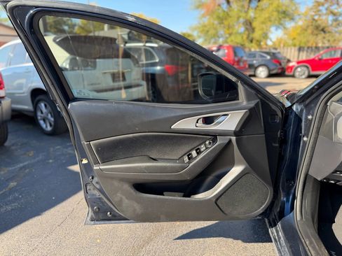 Used 2018 MAZDA MAZDA3 Sport image 11