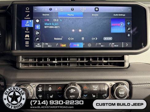 Used 2025 Jeep Wrangler Unlimited Sahara w/ Safety Group AWD/4WD image 24