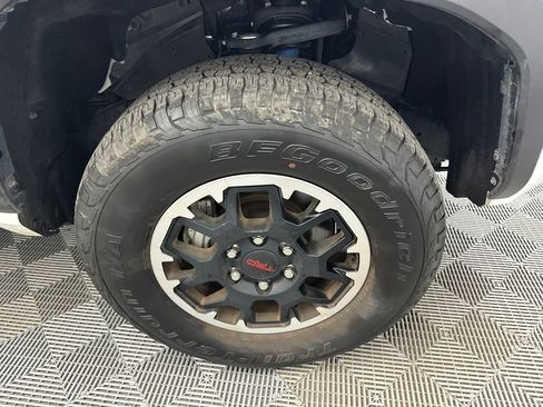 Used 2025 Toyota Tacoma TRD Off-Road AWD/4WD image 12