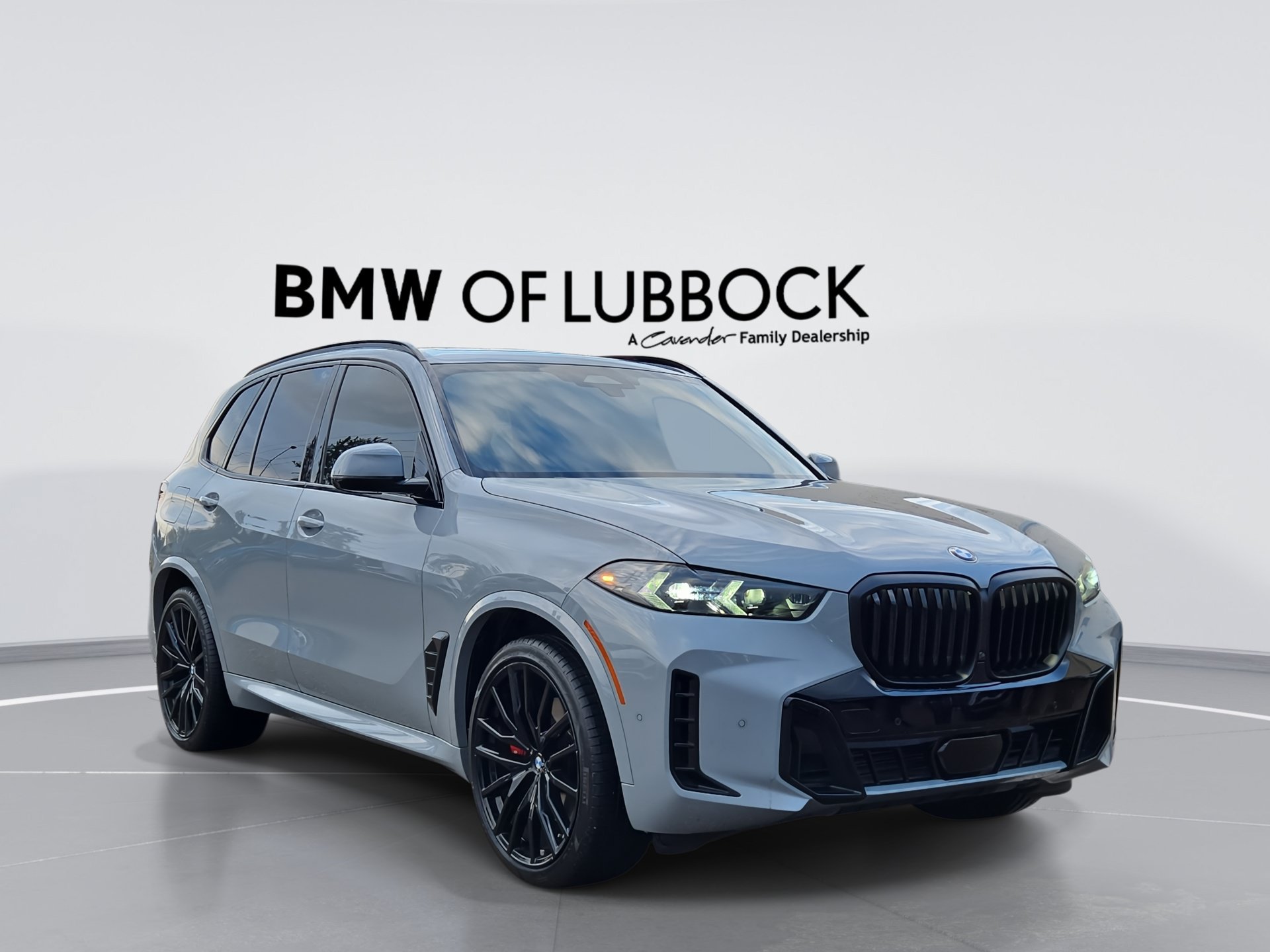 Used 2024 BMW X5 xDrive40i w/ M Sport Package AWD/4WD image 1