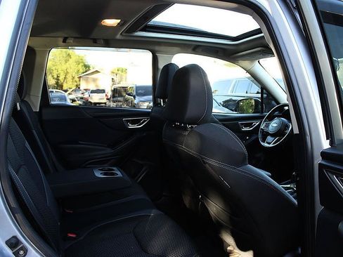 Used 2019 Subaru Forester Premium AWD/4WD image 17