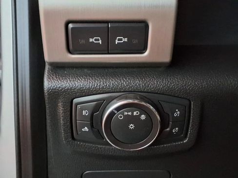 Used 2016 Ford F150 Platinum w/ Trailer Tow Package AWD/4WD image 17