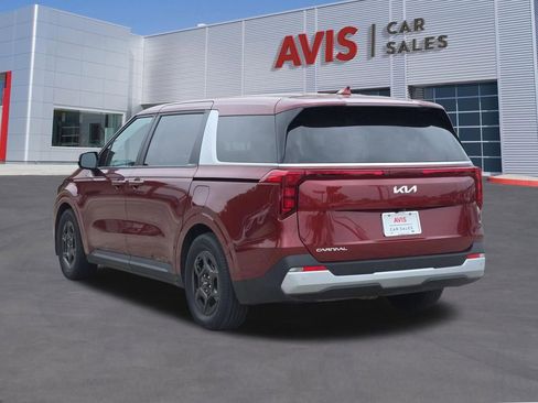 Used 2025 Kia Carnival FWD image 9