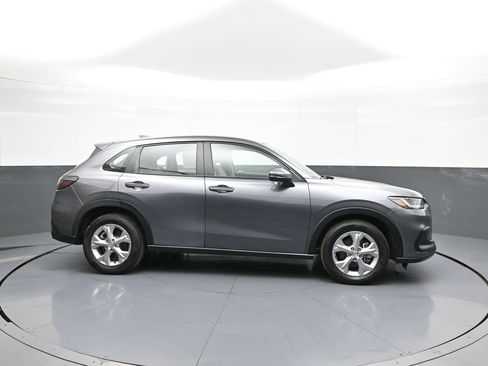 Certified 2023 Honda HR-V LX image 5