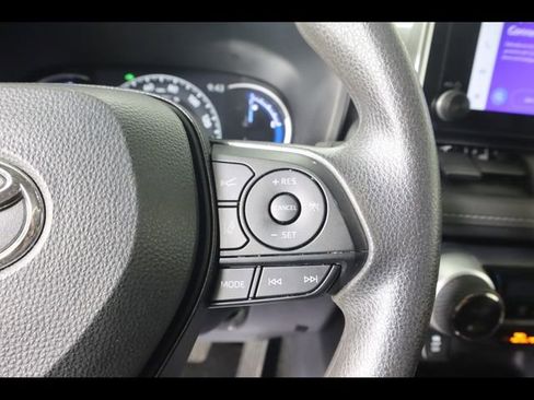 Used 2025 Toyota RAV4 XLE image 24