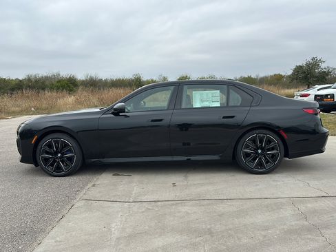 New 2026 BMW 740i image 5