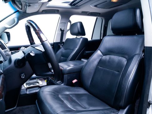 Used 2015 Toyota Land Cruiser AWD/4WD image 17