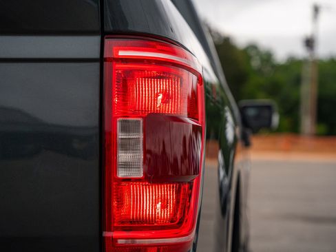 Used 2021 Ford F150 XLT AWD/4WD image 16