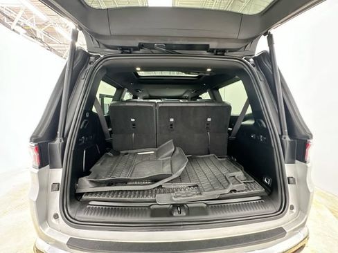 Used 2024 Jeep Wagoneer 4WD w/ Premium Group I image 22