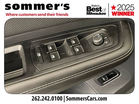 Used 2025 Volkswagen Atlas Cross Sport SEL R-Line AWD/4WD image 11
