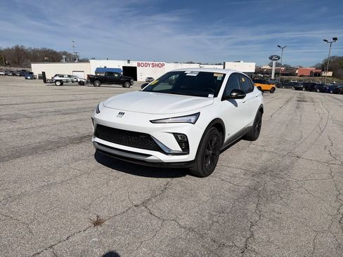 Used 2025 Buick Envista Sport Touring w/ Convenience I Package image 2